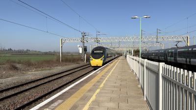 390039 at Cheddington. &copy; Luivery