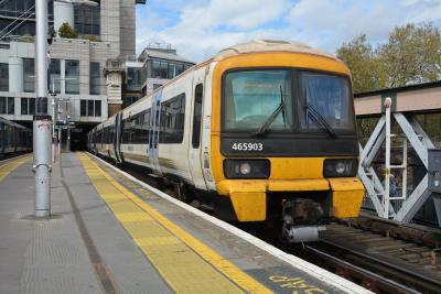 465903 at London Charing Cross. &copy; AJax