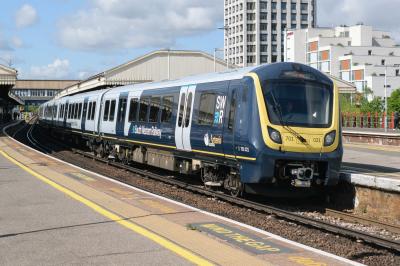 photo of 701021 at Clapham Junction