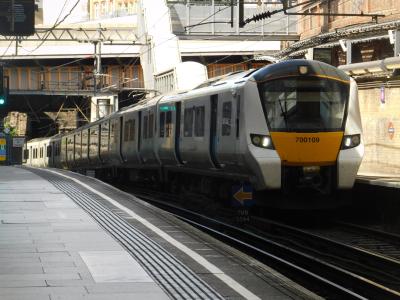 700109 at Farringdon. &copy; Trainman5862