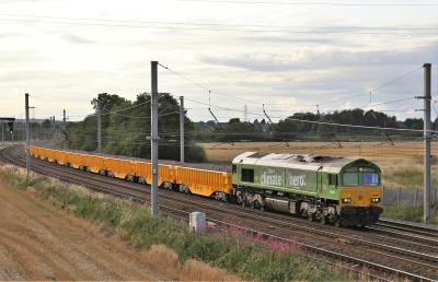 66004 at Winwick. &copy; stevexos