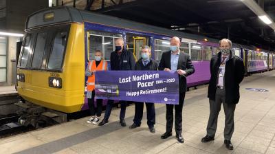 photo of 142004 at Manchester Victoria