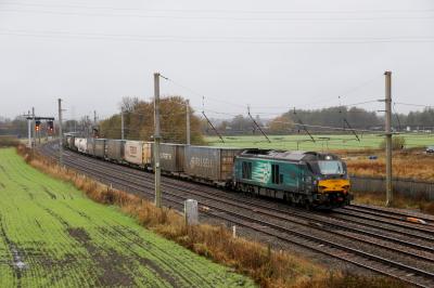 68001 at Winwick. &copy; stevexos