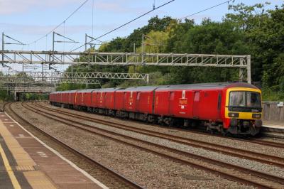 325014 at Tamworth. &copy; South Coast Trainspotter