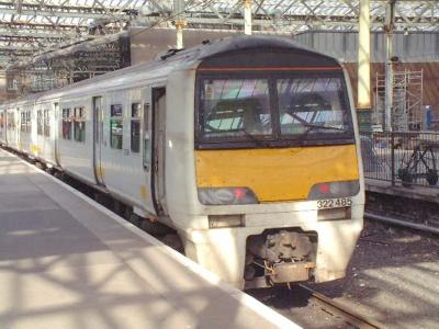 322485 at Edinburgh Waverley. &copy; Byron5574
