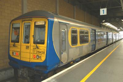 319438 at London Blackfriars. &copy; Byron5574