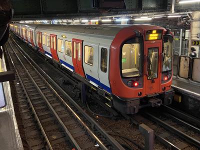 LU21409 at Edgware Road (Circle Line) (LU). &copy; Pistolpete008