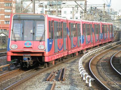 DLR 57 at Shadwell. &copy; llamafish