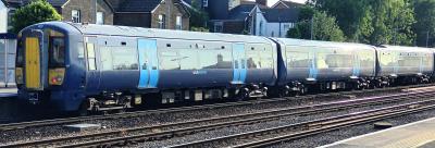 375902 at Tonbridge. &copy; Geoff