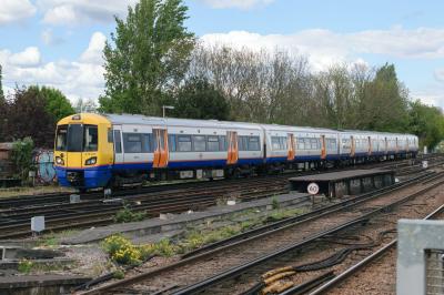 378209 at Clapham Junction. &copy; llamafish