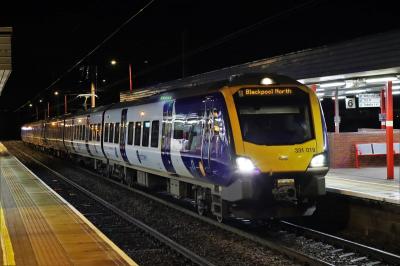 331019 at Wigan North Western. &copy; stevexos