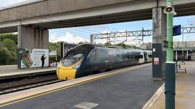 390128 at Milton Keynes Central. &copy; Luivery