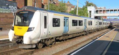 700021 at West Hampstead Thameslink. &copy; Geoff