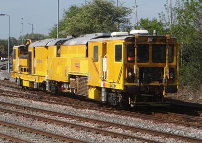 photo of DR80211 at Westbury Yard