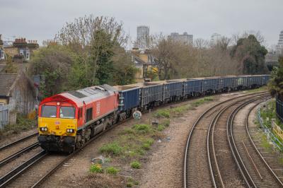 66207 at Culvert Road Bridge. &copy; Zain