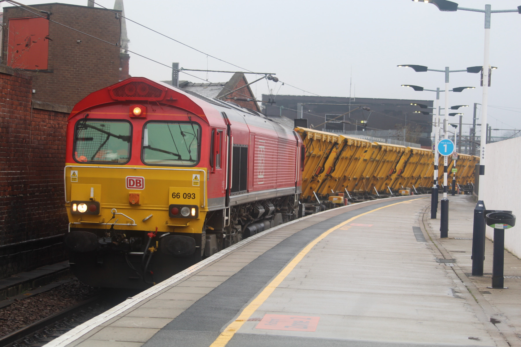 Photo of 66093 at Doncaster — trainlogger