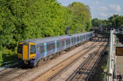 375808 at Wandsworth Road. &copy; Zain