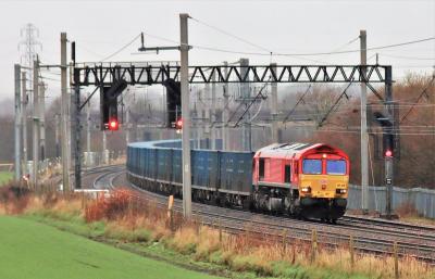66124 at Winwick. &copy; stevexos