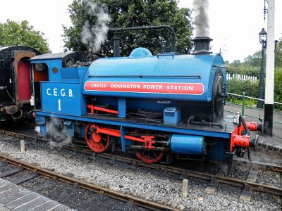 RSHN7817 steam at Colne Valley Railway. © llamafish