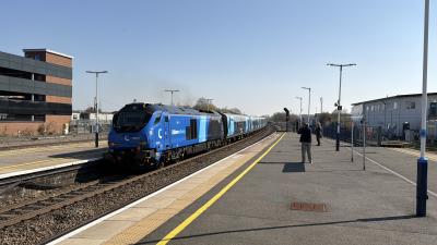 68024 at Banbury. &copy; Luivery