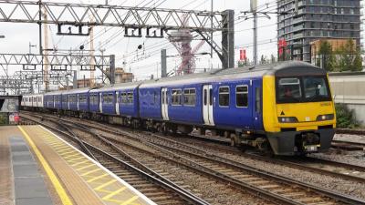 321903 at Stratford. &copy; Humber7107
