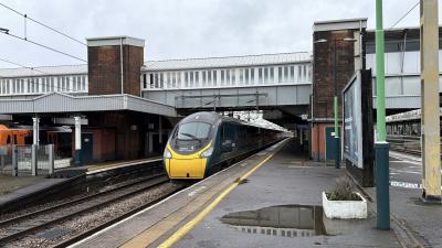 390135 at Nuneaton. &copy; Luivery
