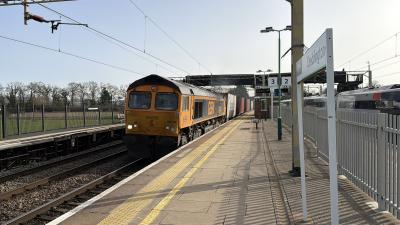 66744 at Cheddington. &copy; Luivery