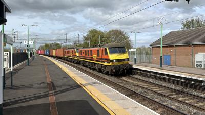 90006 at Wolverton. &copy; Luivery