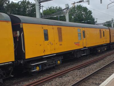 6262 coach at Maidenhead. &copy; MikeMOL
