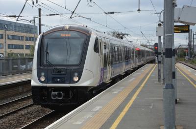345002 at West Ealing. &copy; AJax