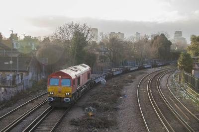 66181 at Culvert Road Bridge. &copy; Zain