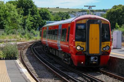 387209 at Lewes. © South Coast Trainspotter