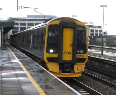 158798 at Cardiff Central. &copy; Geoff