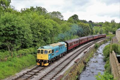 33202 at Keighley & Worth Valley Railway - Haworth. &copy; stevexos