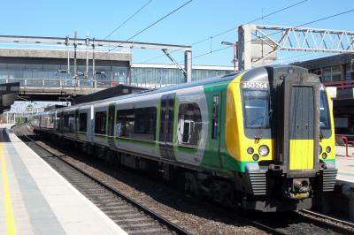 350264 at Stafford. &copy; JM-Freightliner