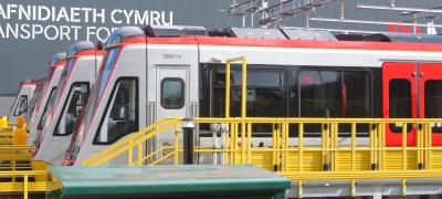 398014 at Taff's Well Metro Depot. &copy; Geoff