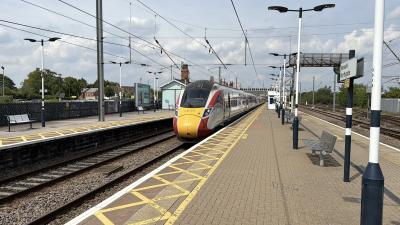 801208 at Newark North Gate. &copy; Luivery