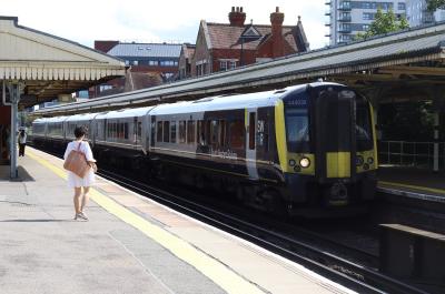 444032 at Basingstoke. &copy; railwork