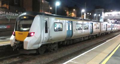 700020 at West Hampstead Thameslink. &copy; Geoff