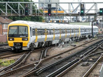 465006 at London Bridge. &copy; llamafish