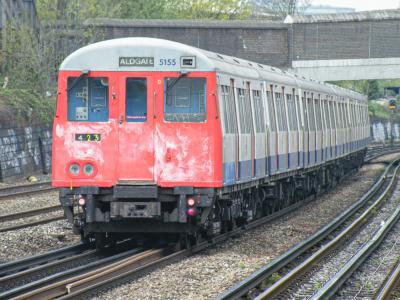 LU5155 at Dollis Hill. &copy; llamafish