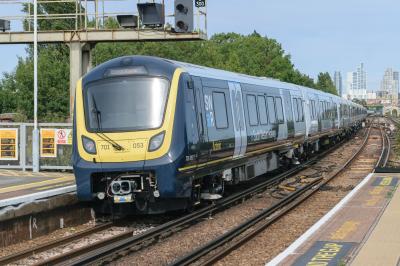701053 at Clapham Junction. &copy; llamafish