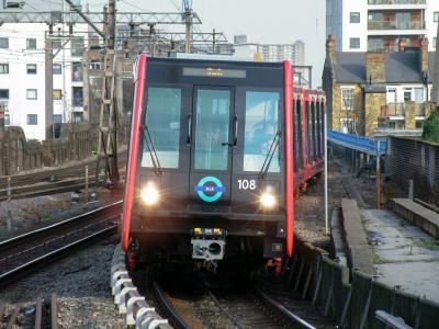 DLR 108 at Shadwell. &copy; llamafish