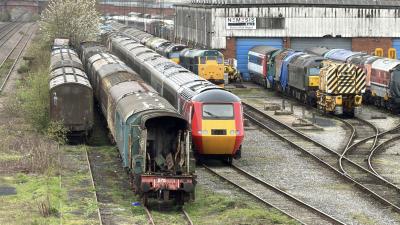 43122 at Burton-on-Trent - Nemesis Rail. &copy; Luivery