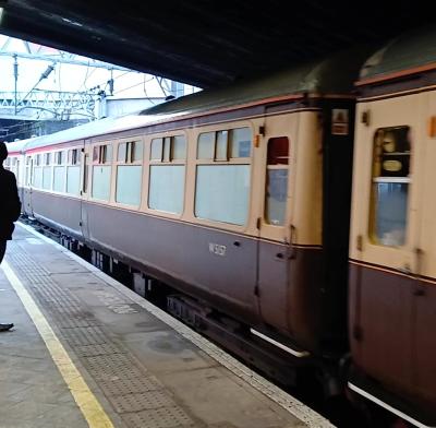 5157 coach at Birmingham New Street. &copy; Geoff