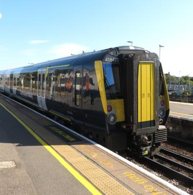 458420 at Clapham Junction. &copy; Geoff