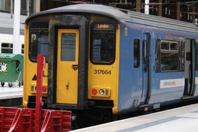 317664 at London Liverpool Street. &copy; linuxyeti