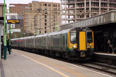 350250 at Watford Junction. &copy; al66class59