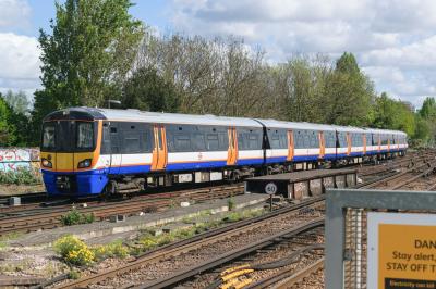 378210 at Clapham Junction. &copy; llamafish