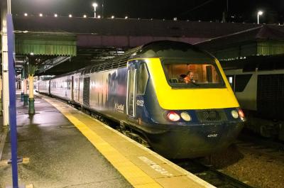 43152 at Edinburgh Waverley. &copy; stevexos